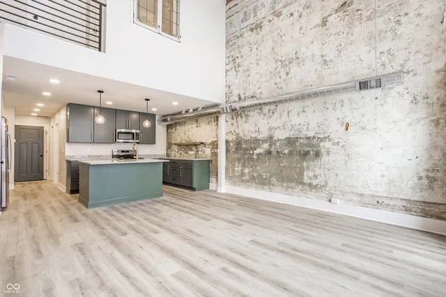 $2,000 | 108 West Main Street, Unit B, Thorntown, IN 46071