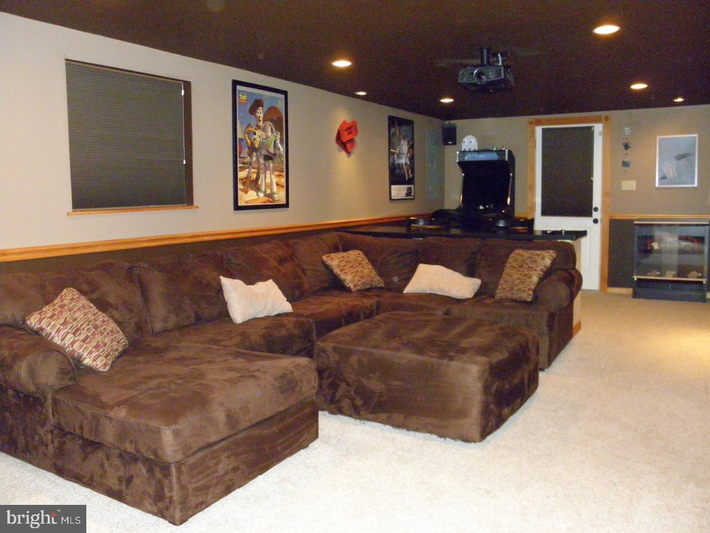36 Linden Road Burlington, NJ 08016 - Photo 17 of 25 Family Room
