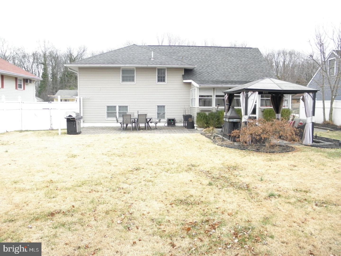 36 Linden Road Burlington, NJ 08016 - Photo 2 of 25 Back Yard
