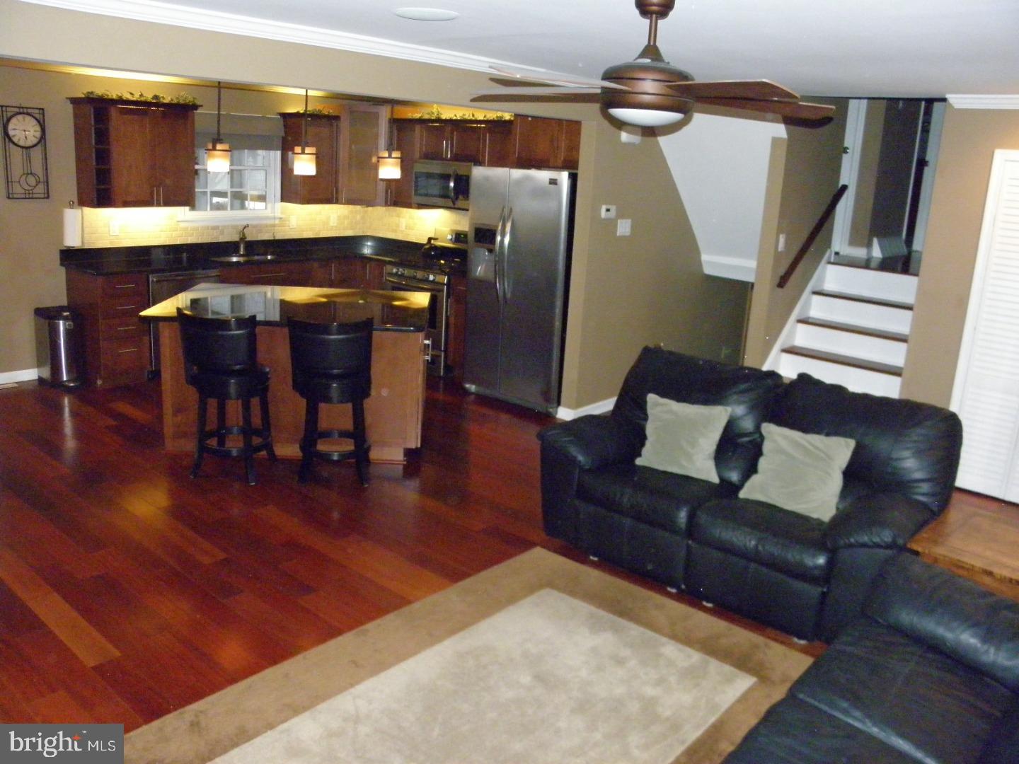 36 Linden Road Burlington, NJ 08016 - Photo 4 of 25 Living Room