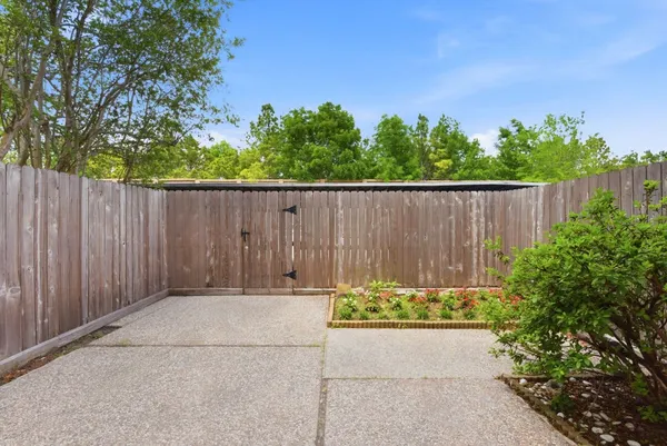 $260,000 | 13132 Trail Hollow Drive, Unit 3132, Houston, TX 77079