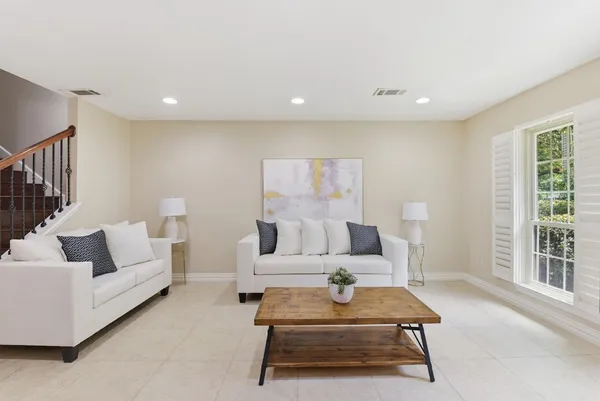 $260,000 | 13132 Trail Hollow Drive, Unit 3132, Houston, TX 77079