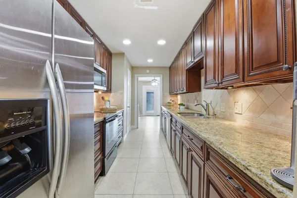 $260,000 | 13132 Trail Hollow Drive, Unit 3132, Houston, TX 77079