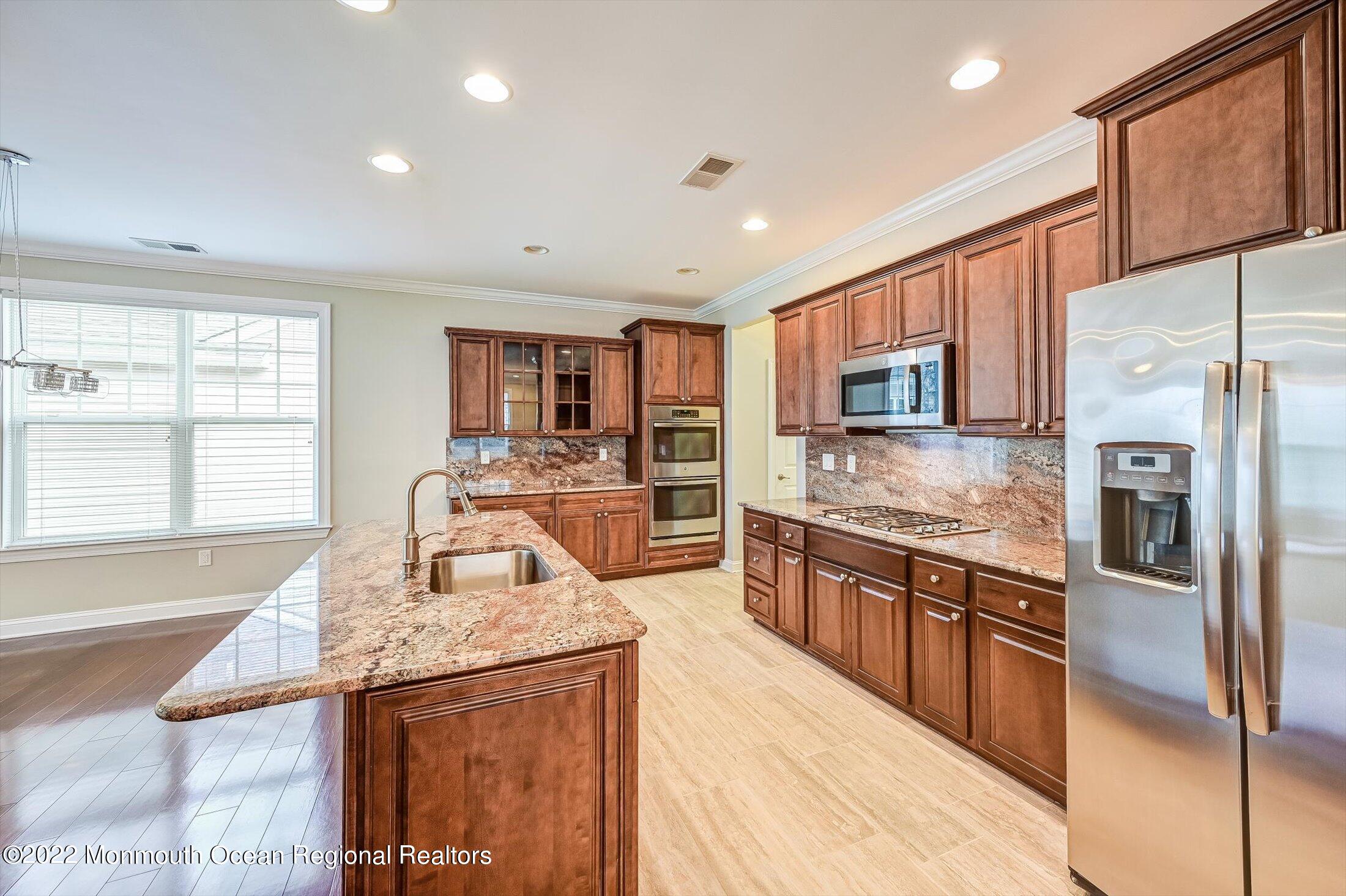 25 Comtois Road Manalapan, NJ 07726 - Photo 12 of 46 12-20521207