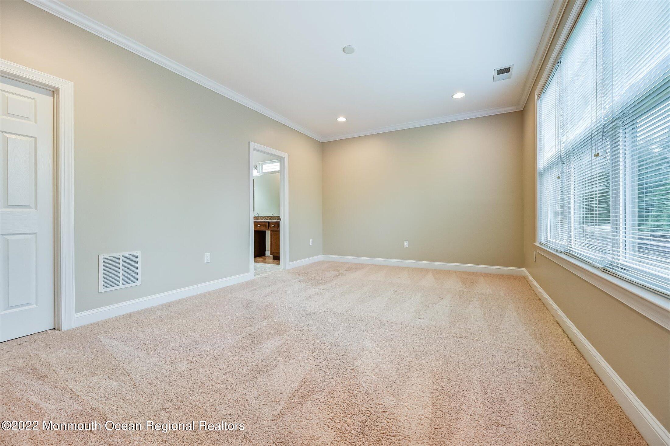 25 Comtois Road Manalapan, NJ 07726 - Photo 21 of 46 21-20521275