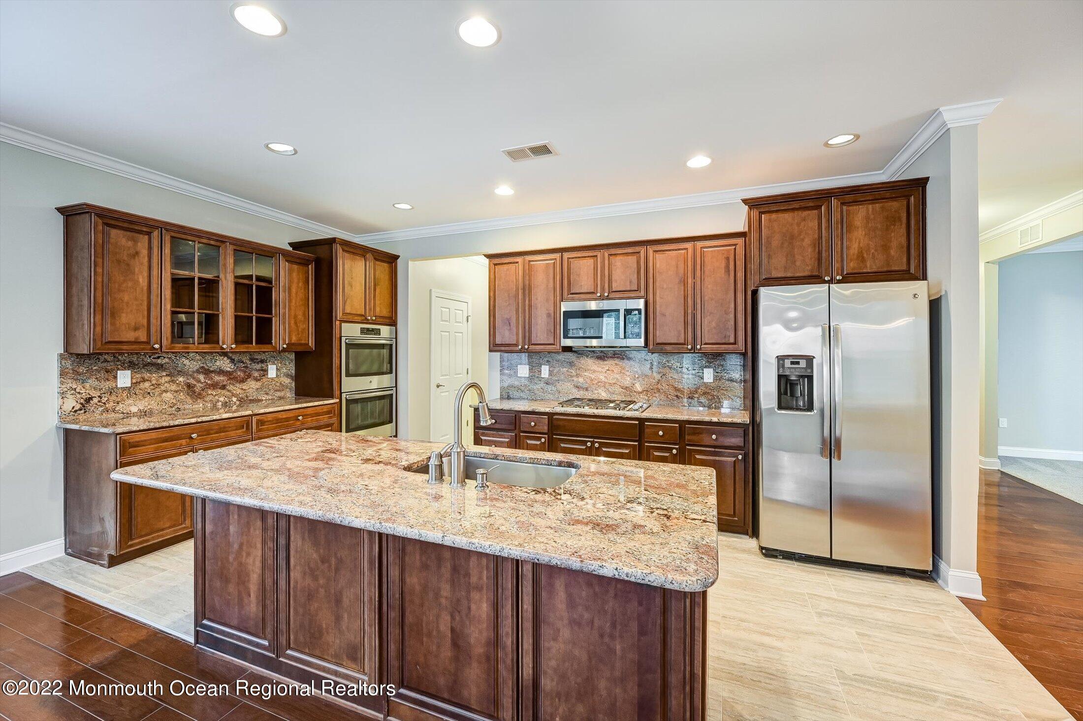 25 Comtois Road Manalapan, NJ 07726 - Photo 9 of 46 09-20521196