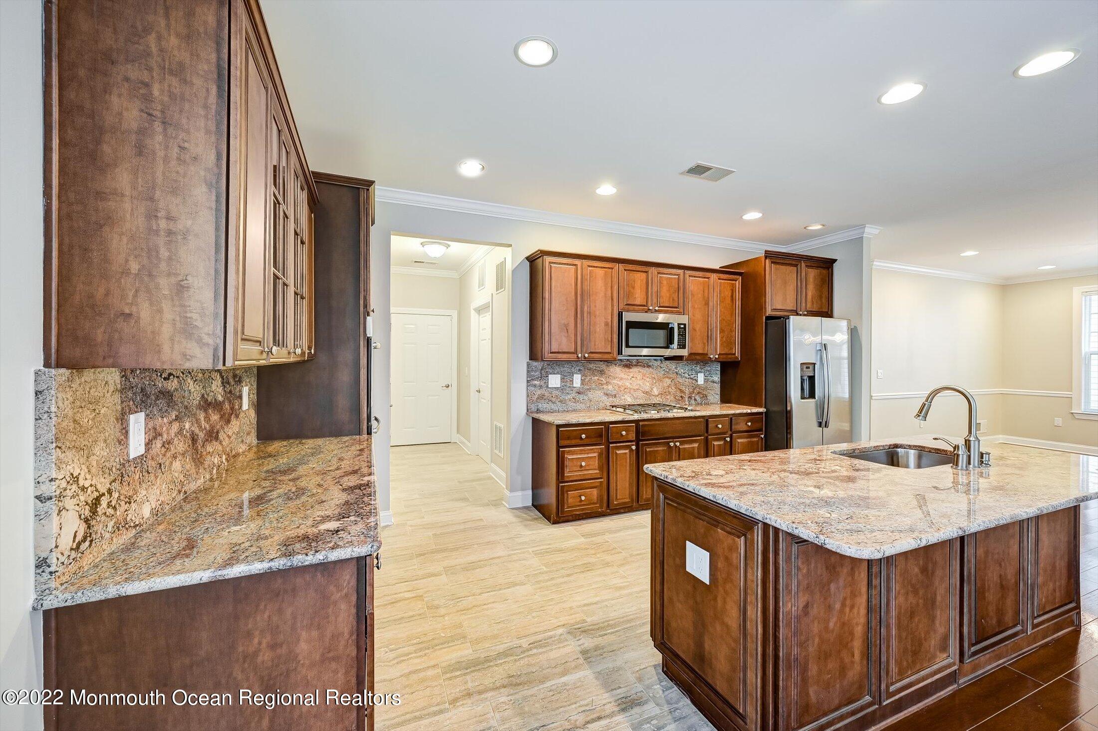 25 Comtois Road Manalapan, NJ 07726 - Photo 10 of 46 10-20521197