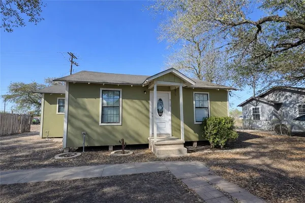$115,000 | 313 St Joseph Street, Alice, TX 78332