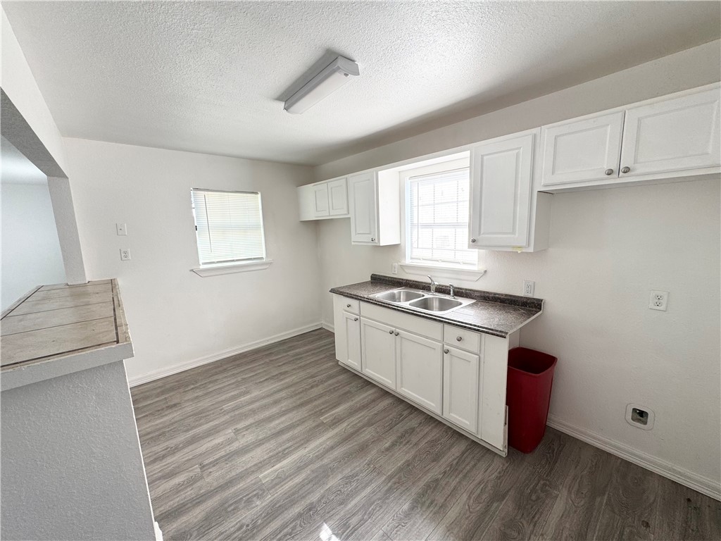 313 St Joseph Street Alice, TX 78332 - Photo 5 of 10