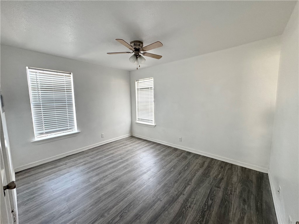 313 St Joseph Street Alice, TX 78332 - Photo 8 of 10