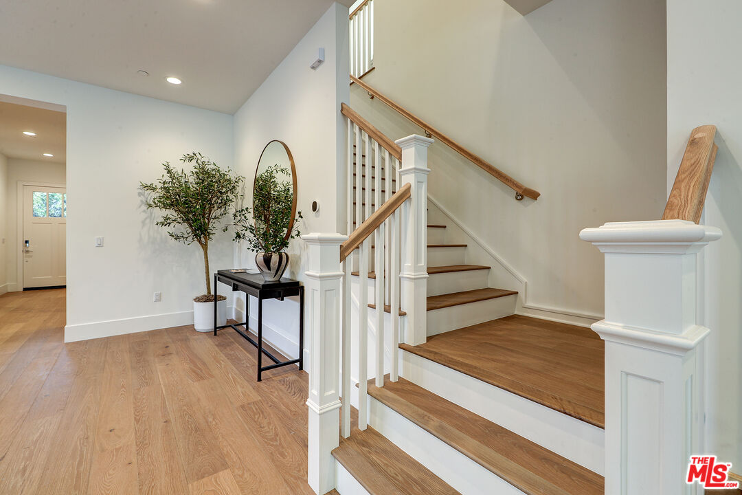 4241 Woodcliff Road Sherman Oaks, CA 91403 - Photo 15 of 30