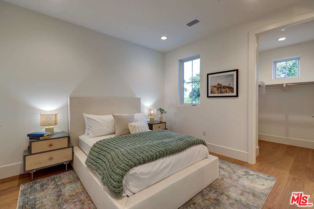 4241 Woodcliff Road Sherman Oaks, CA 91403 - Photo 21 of 30