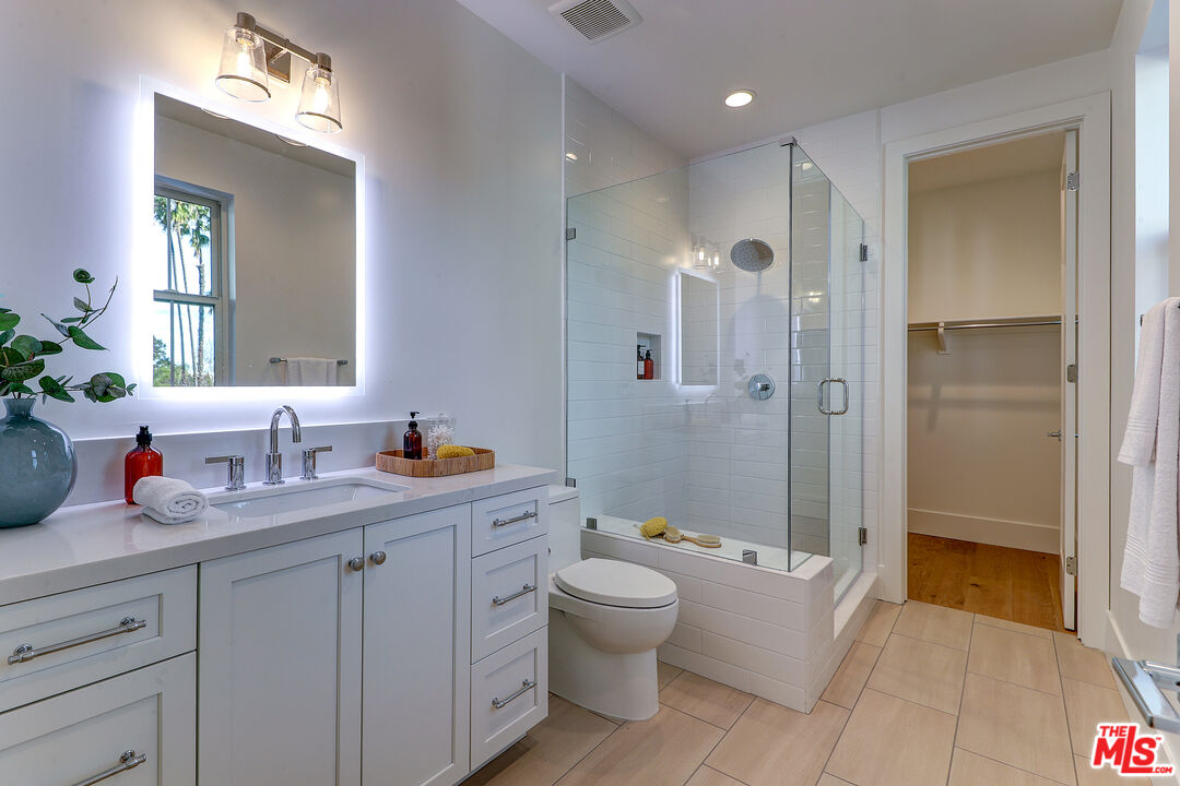4241 Woodcliff Road Sherman Oaks, CA 91403 - Photo 23 of 30