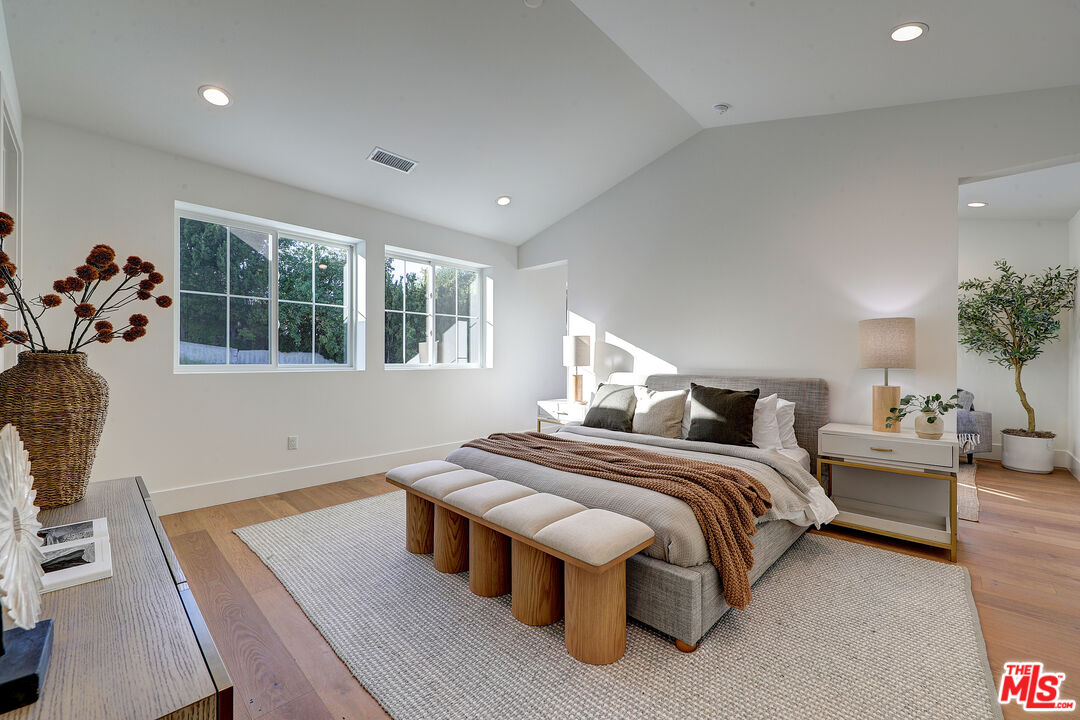 4241 Woodcliff Road Sherman Oaks, CA 91403 - Photo 24 of 30