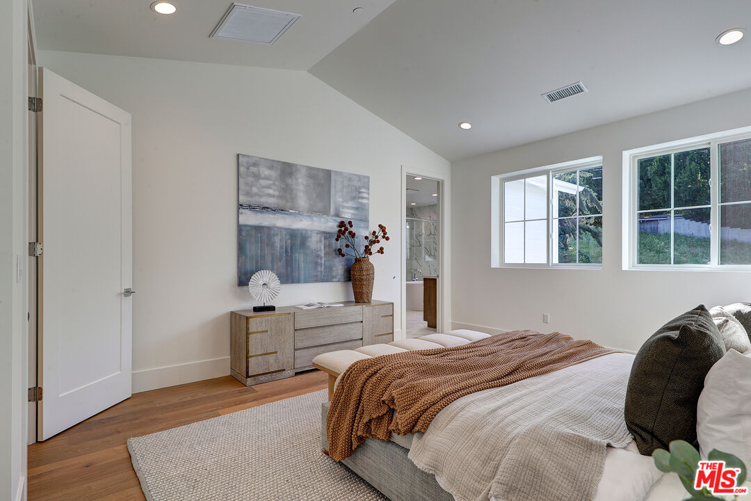 4241 Woodcliff Road Sherman Oaks, CA 91403 - Photo 25 of 30