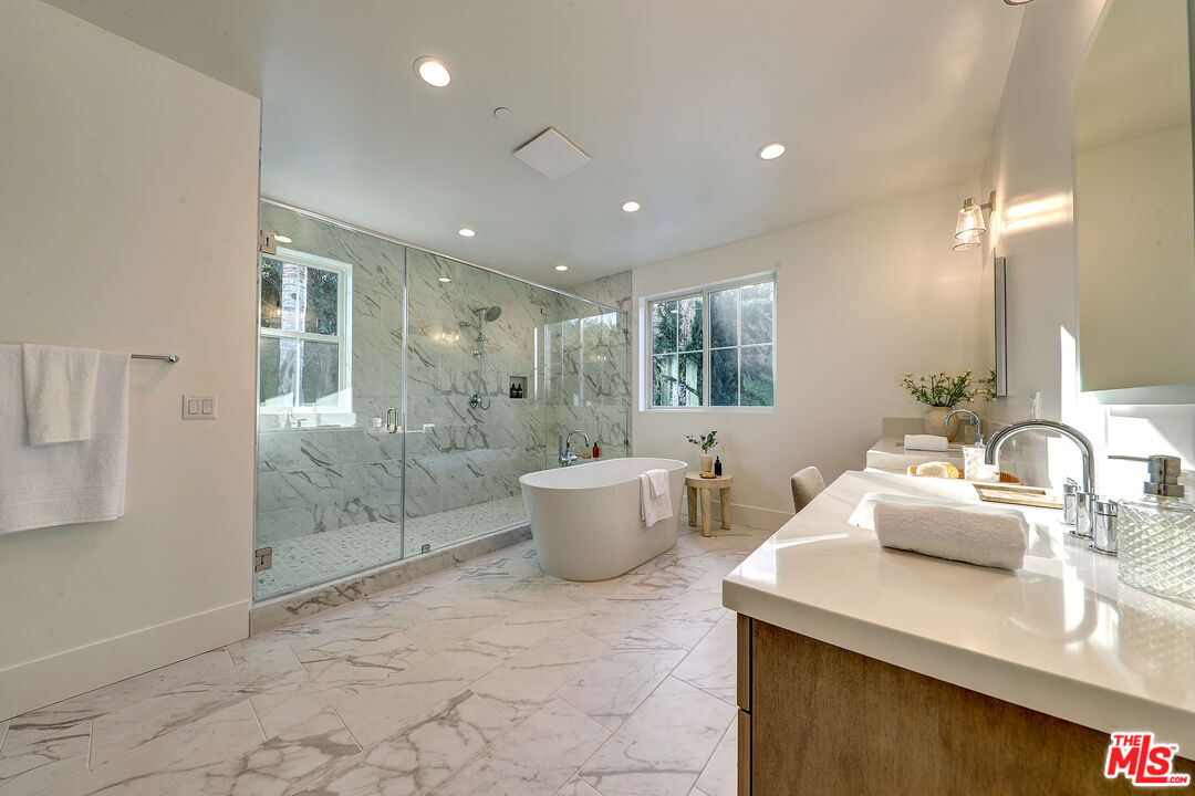 4241 Woodcliff Road Sherman Oaks, CA 91403 - Photo 27 of 30