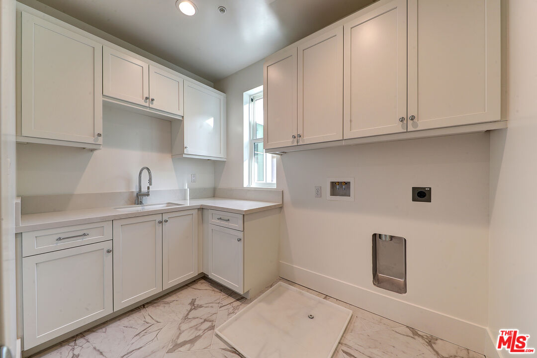 4241 Woodcliff Road Sherman Oaks, CA 91403 - Photo 29 of 30