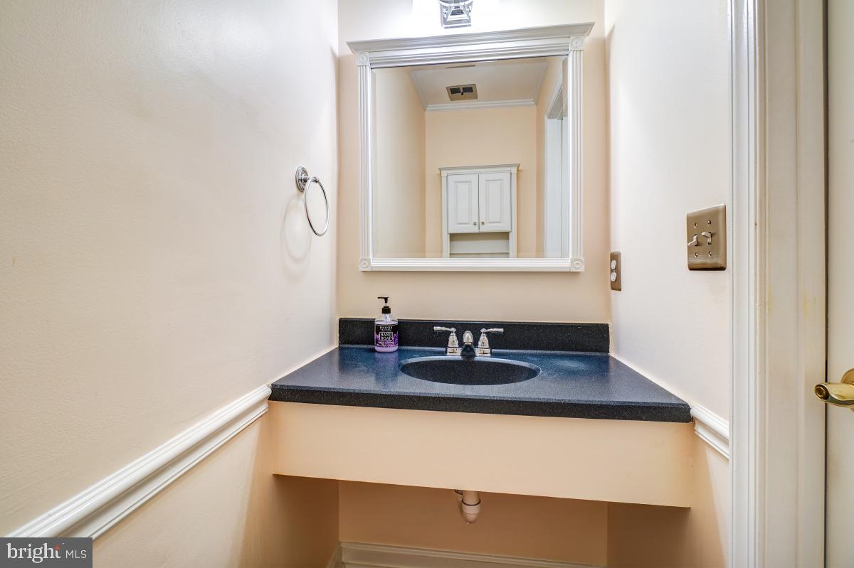 11711 Stillbrook Court Reston, VA 20191 - Photo 21 of 49 Powder Room