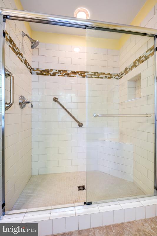 11711 Stillbrook Court Reston, VA 20191 - Photo 29 of 49 Beautiful AccentTile