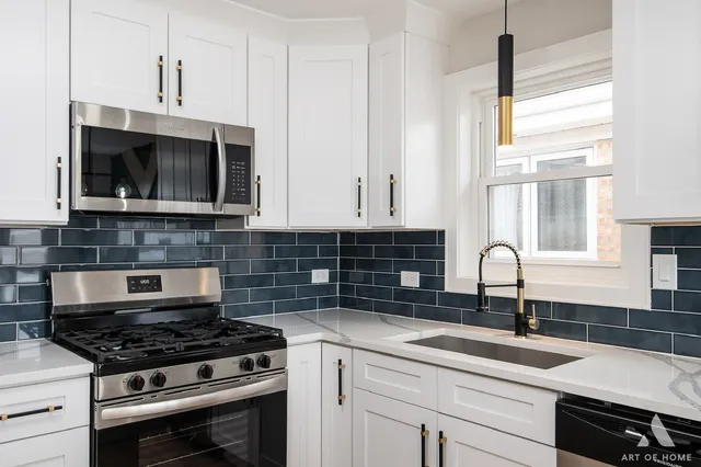 $439,900 | 7715 New England Avenue, Burbank, IL 60459