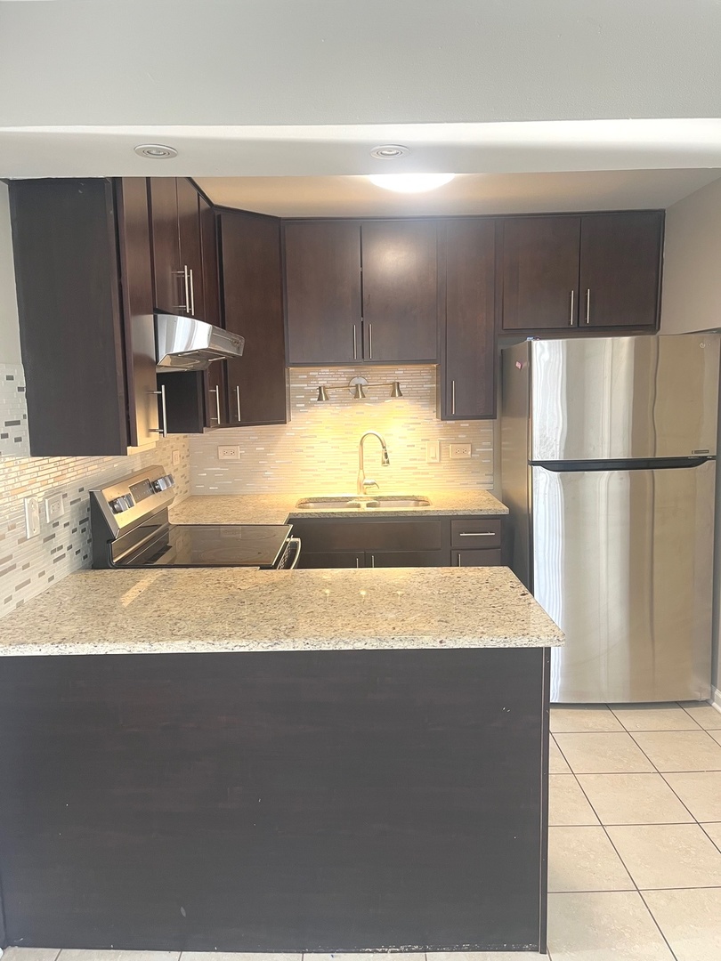 4644 Custer Avenue, Unit 2N Brookfield, IL 60513 - Photo 2 of 11