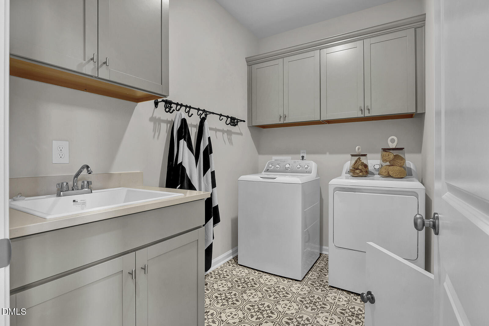 1215 Bell Heather Road, Unit 23 Durham, NC 27703 - Photo 18 of 37 Laundry Room - Hydrangea B - Grand Park
