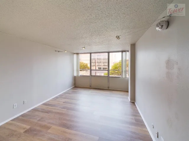 $1,995 | 1800 Lavaca Street, Unit 308, Austin, TX 78701