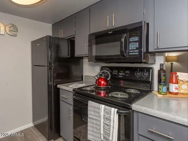 $1,298 | 9415 North 99th Avenue, Unit 2, Peoria, AZ 85345