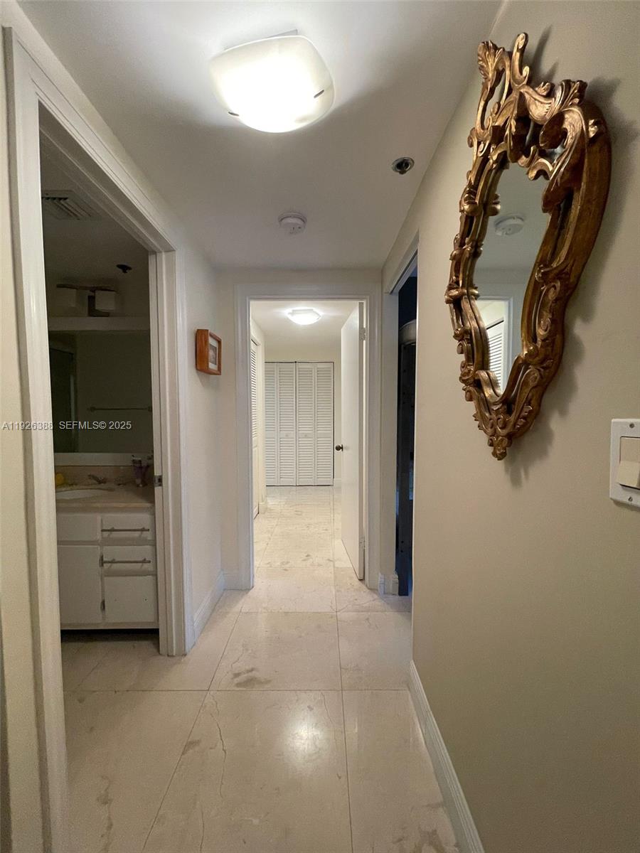 251 Crandon Boulevard, Unit 233 Key Biscayne, FL 33149 - Photo 20 of 27