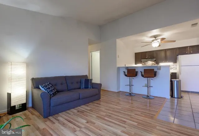 $2,200 | 8617 C Beekman Place, Alexandria, VA 22309