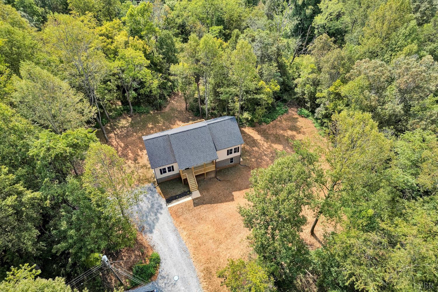 1522 Perennial Lane Goode, VA 24556 - Photo 3 of 48