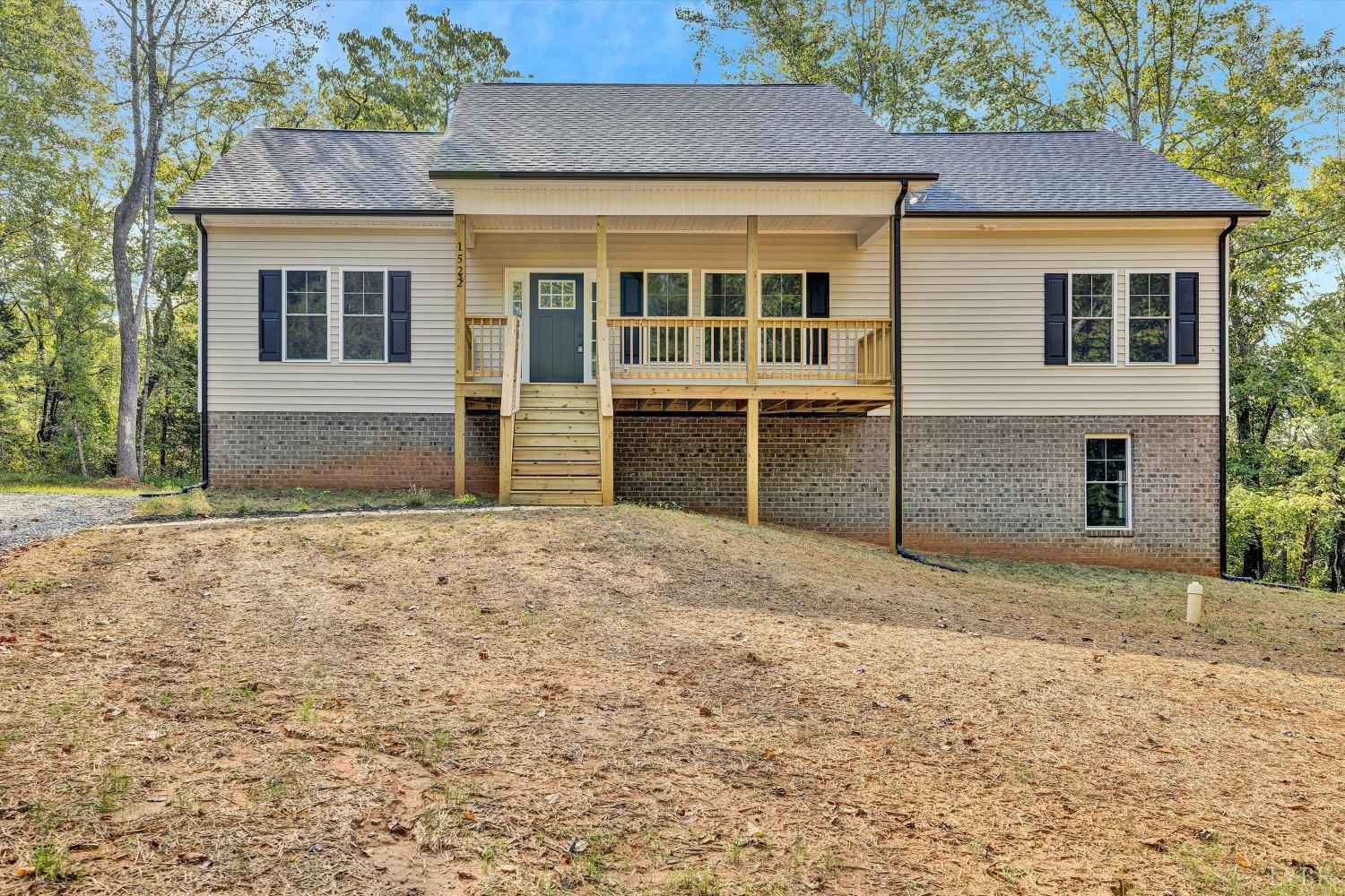 1522 Perennial Lane Goode, VA 24556 - Photo 5 of 48