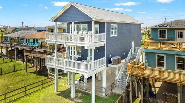 $695,000 | 312 Seabean Street, Surfside Beach, TX 77541