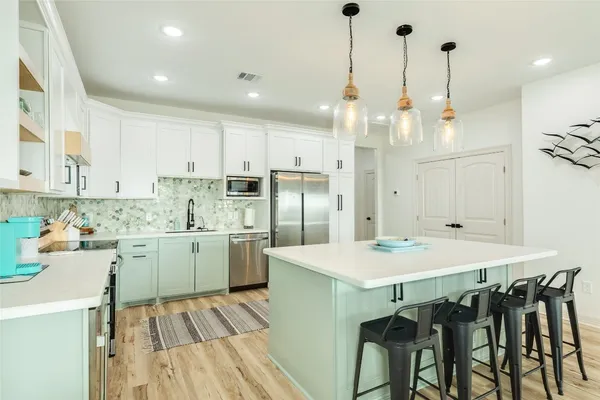 $695,000 | 312 Seabean Street, Surfside Beach, TX 77541