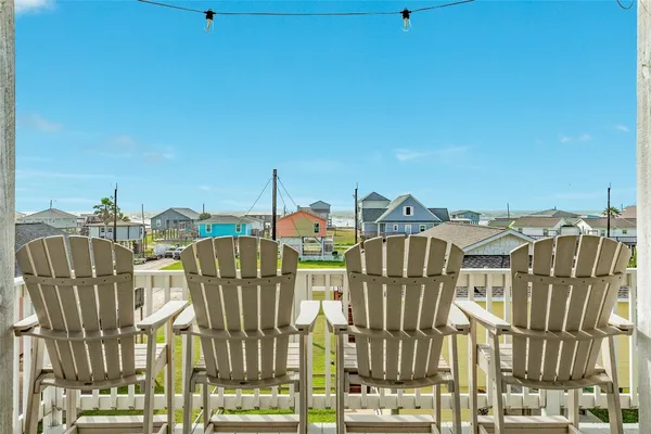 $695,000 | 312 Seabean Street, Surfside Beach, TX 77541