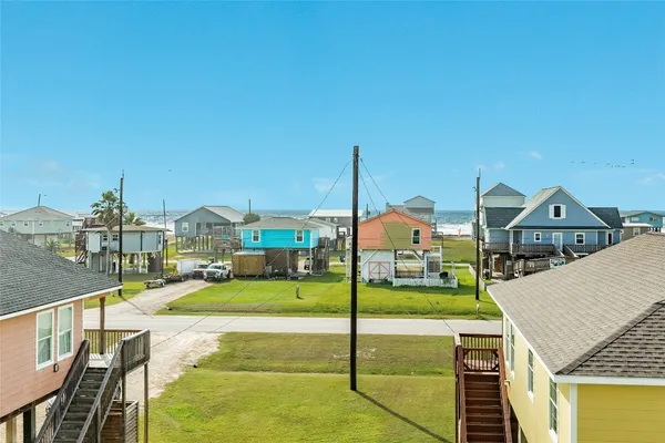 $695,000 | 312 Seabean Street, Surfside Beach, TX 77541