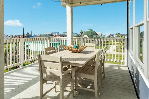 $695,000 | 312 Seabean Street, Surfside Beach, TX 77541