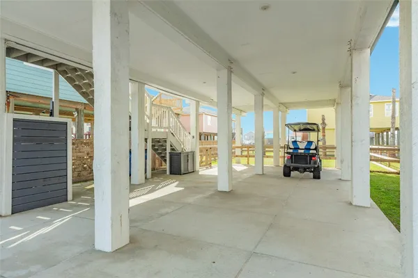 $695,000 | 312 Seabean Street, Surfside Beach, TX 77541