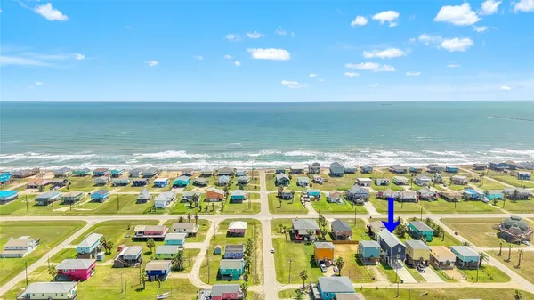 $695,000 | 312 Seabean Street, Surfside Beach, TX 77541