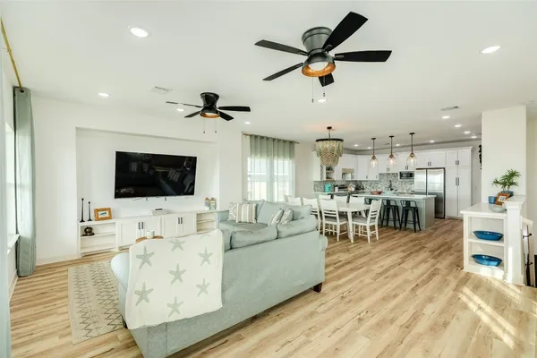 $695,000 | 312 Seabean Street, Surfside Beach, TX 77541