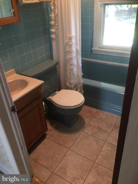 216 Stevens Road Baltimore, MD 21220 - Photo 10 of 21 Bath