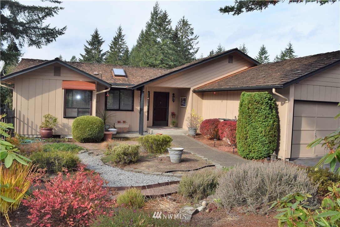 1240 East Old Ranch Road Allyn, WA 98524 - Photo 4 of 23