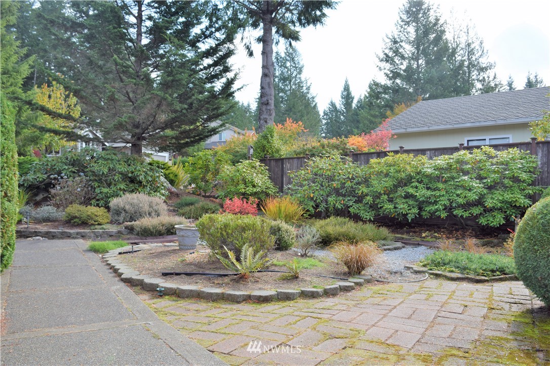 1240 East Old Ranch Road Allyn, WA 98524 - Photo 5 of 23