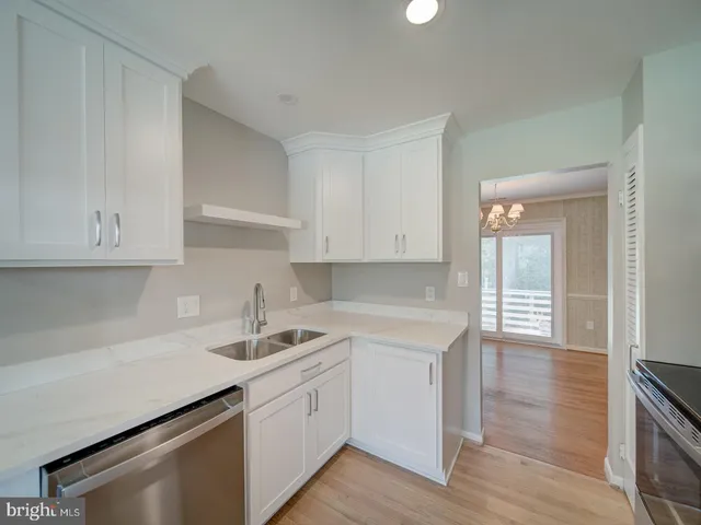 $3,250 | 705 Main Drive, Herndon, VA 20170