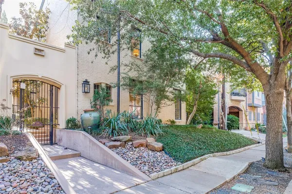 $1,675,000 | 3816 Hawthorne Avenue, Unit B, Dallas, TX 75219