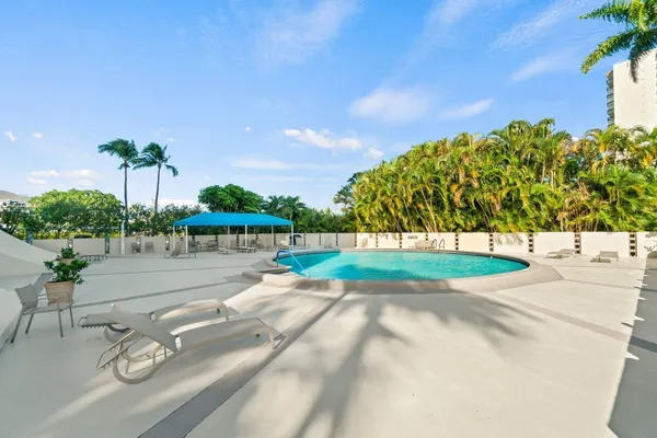 $2,100 | 2400 Presidential Way, Unit 1706, West Palm Beach, FL 33401