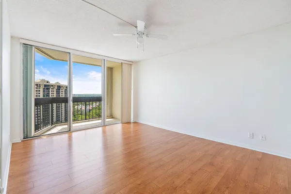 $2,100 | 2400 Presidential Way, Unit 1706, West Palm Beach, FL 33401