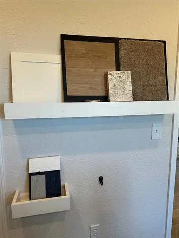 $301,165 | 466 Rock Creek Drive, Tonganoxie, KS 66086