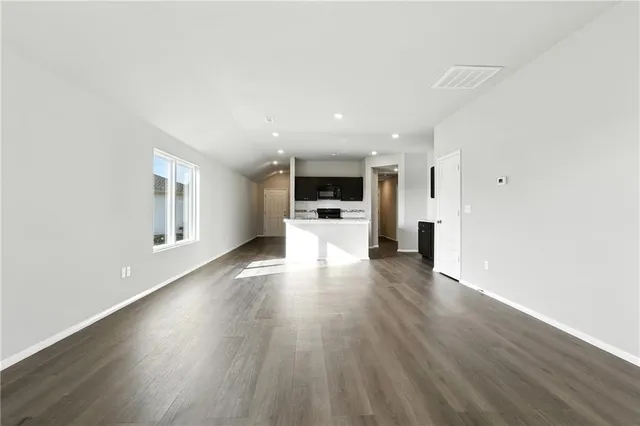 $299,165 | 466 Rock Creek Drive, Tonganoxie, KS 66086