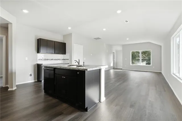 $299,165 | 466 Rock Creek Drive, Tonganoxie, KS 66086